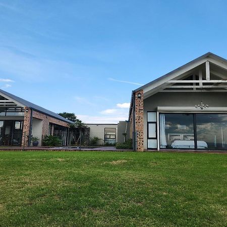 Hilltop House Ladysmith Exterior photo
