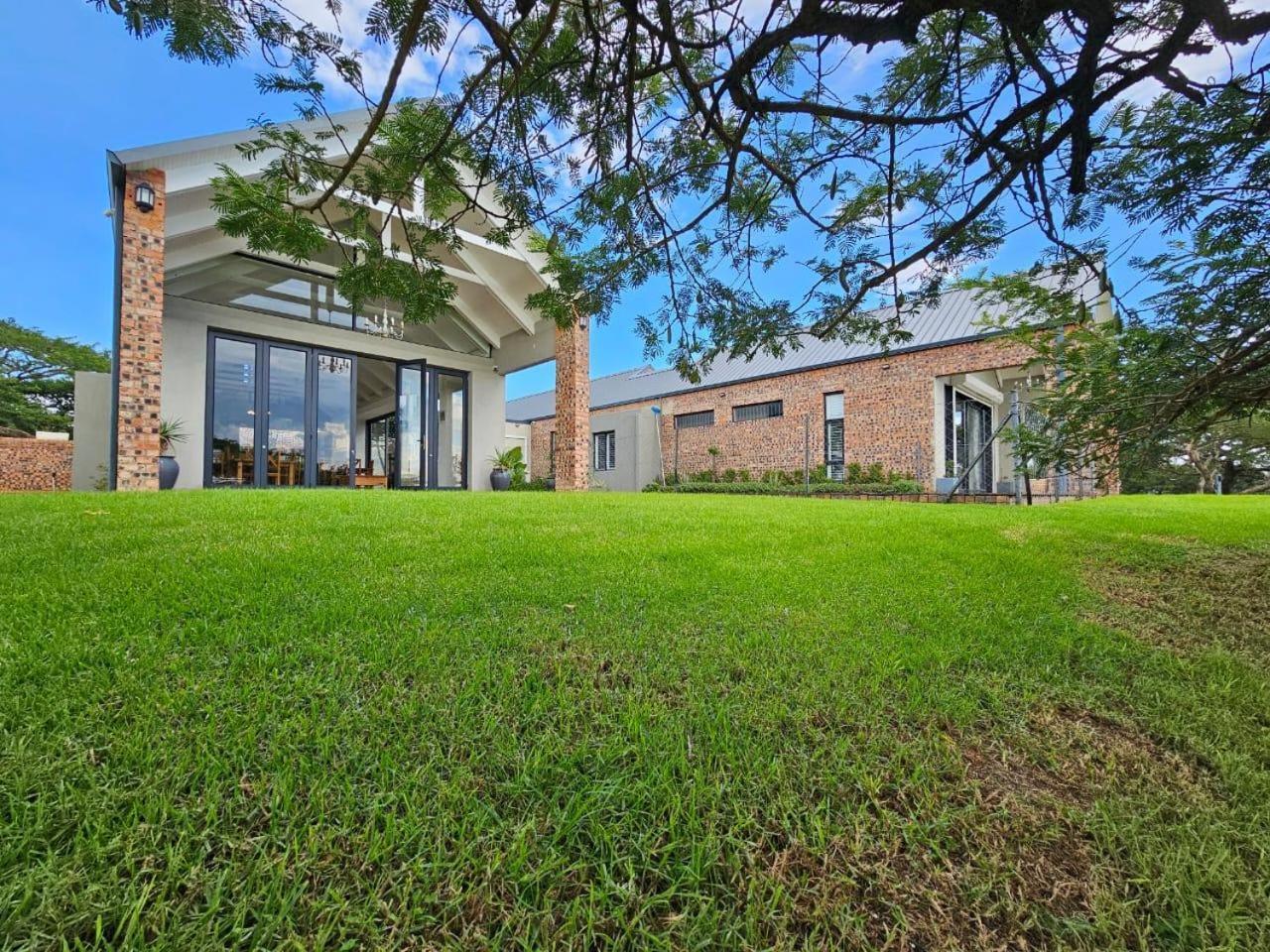 Hilltop House Ladysmith Exterior photo
