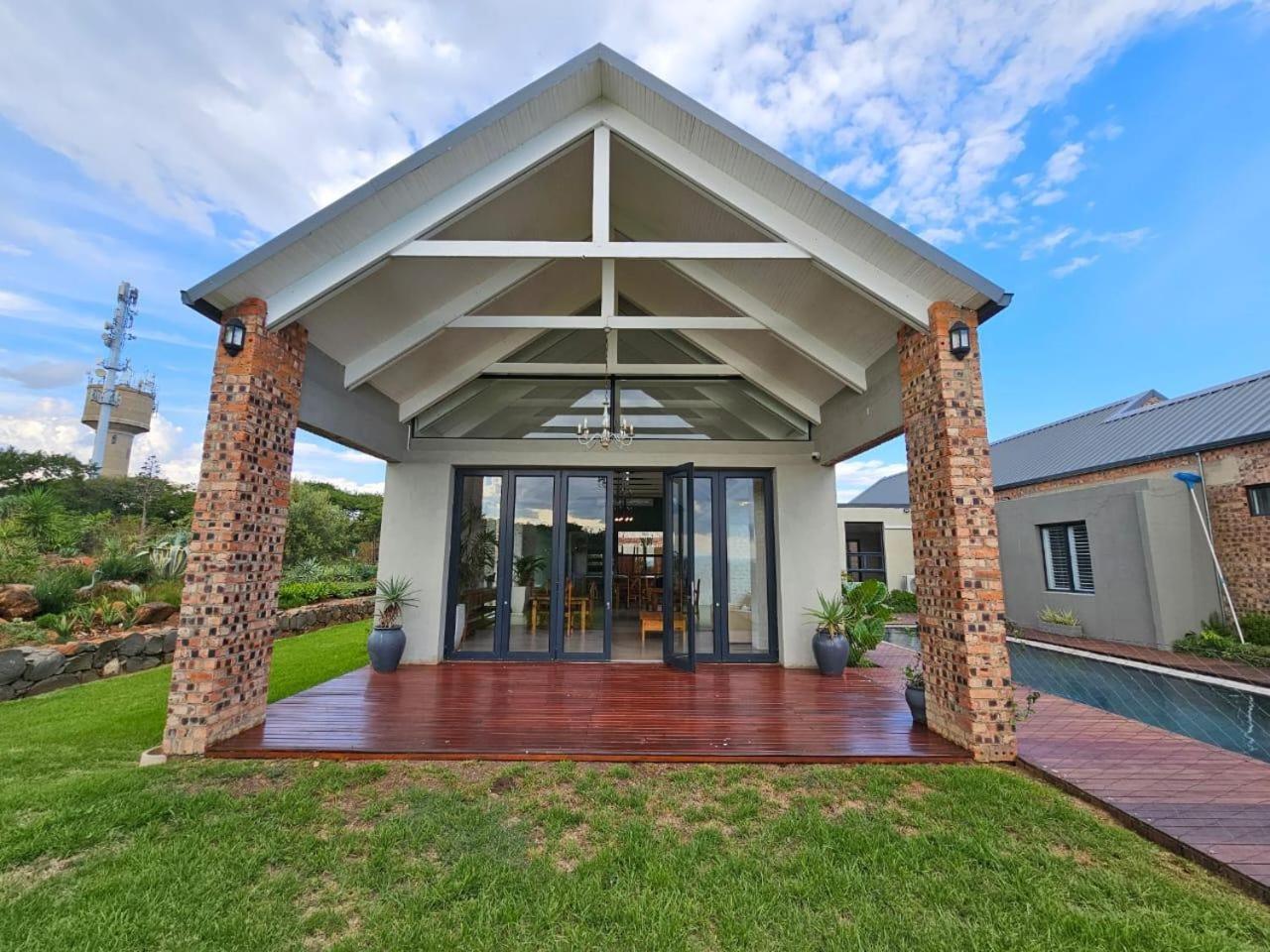 Hilltop House Ladysmith Exterior photo